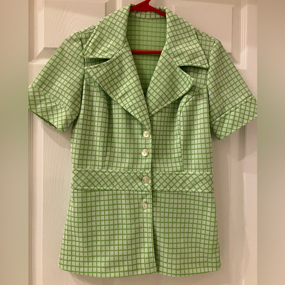 Ladies vintage lime green top